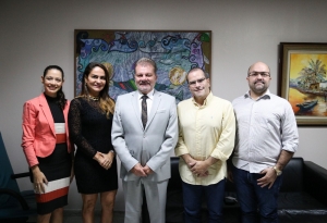 Presidente recebe visita de dirigentes da CDL