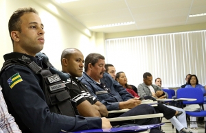 Policiais s&atilde;o capacitados para atendimento &agrave; mulher v&iacute;tima de viol&ecirc;ncia