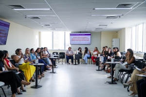 Paz em casa: profissionais que atuam em grupos reflexivos trocam boas pr&aacute;ticas