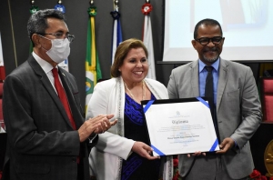 Magistrada e Advogadas recebem T&iacute;tulo de Cidad&atilde;s Aracajuanas no Pal&aacute;cio da Justi&ccedil;a