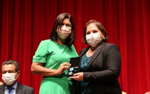 Ju&iacute;za Coordenadora da Mulher &eacute; homenageada com Medalha do Bicenten&aacute;rio da Emancipa&ccedil;&atilde;o de Sergipe
