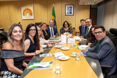 Coordenadora da Inf&acirc;ncia e Juventude e da Mulher do TJSE se re&uacute;ne com a Ministra Damares Alves