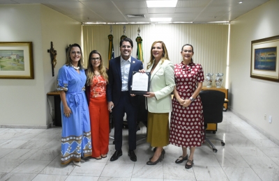 Semana da Sa&uacute;de: conv&ecirc;nio assistir&aacute; mulheres e crian&ccedil;as em situa&ccedil;&atilde;o de viol&ecirc;ncia e vulnerabilidade