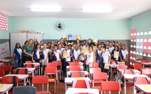 Paz em casa: Matem&aacute;tica do Amor leva informa&ccedil;&otilde;es sobre Lei Maria da Penha para escola municipal