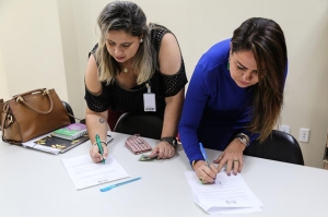 Centros de Atendimento &agrave; Mulher recebem doa&ccedil;&otilde;es de aparelhos para cursos profissionalizantes