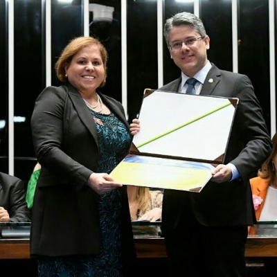 Ju&iacute;za Coordenadora recebe Comenda de Direitos Humanos