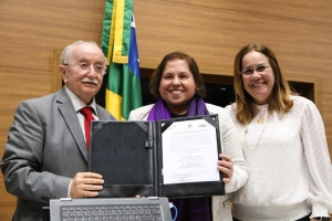 Lei Maria da Penha e Campanha Sinal Vermelho s&atilde;o temas de palestra de Ju&iacute;za na Alese