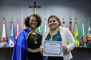 Ju&iacute;za Rosa Geane recebe Medalha de Honra ao M&eacute;rito da Ci&ecirc;ncia Cont&aacute;bil