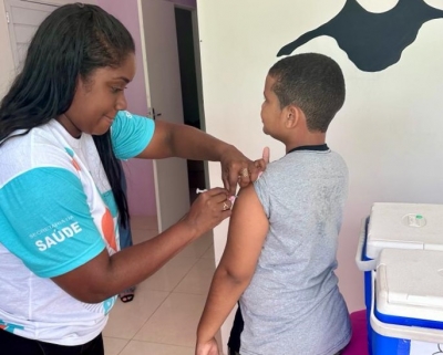 ‘Amar é Vacinar’: imunização contra o HPV é realizada em Cram de Indiaroba