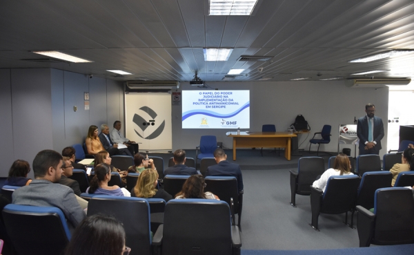 GMF/SE discute implementa&ccedil;&atilde;o da pol&iacute;tica antimanicomial e interdi&ccedil;&atilde;o total da UCP